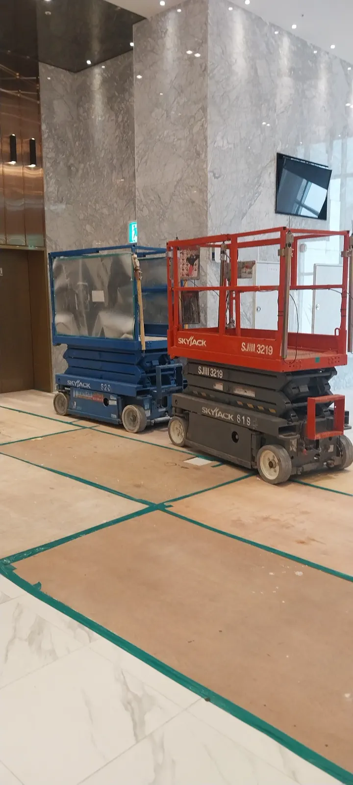 함양고소작업대 렌탈 작업현장 참고용 실사진 - 시저리프트
